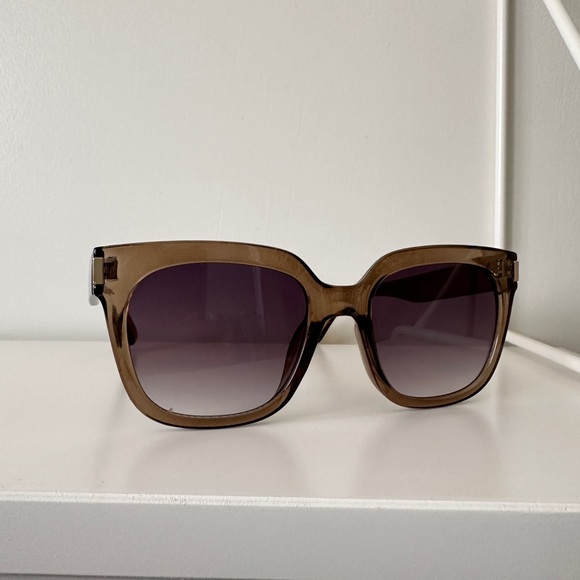 Accessories - Elegant Brown Sunglasses